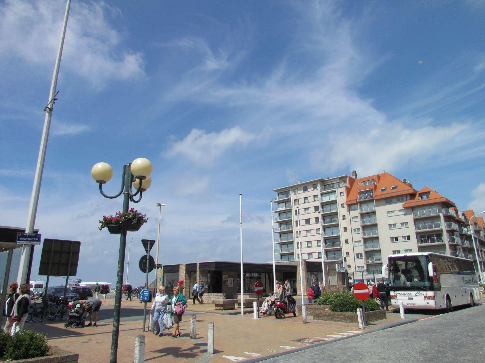 Hotel Uilenspiegel Nieuwpoort Buitenkant foto